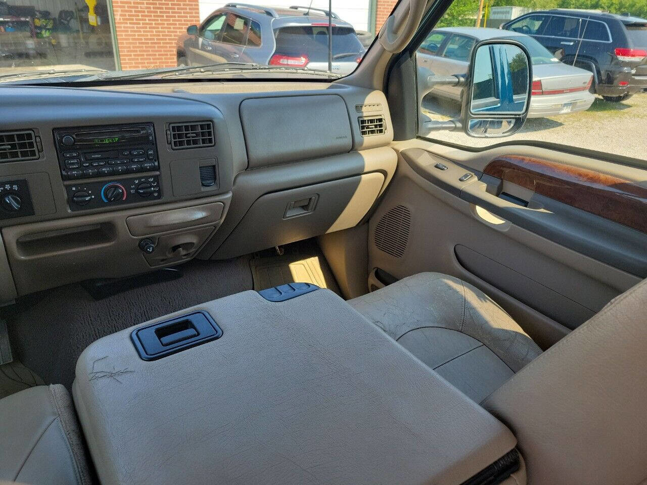 Used 2000 Ford F250 Lariat image 10