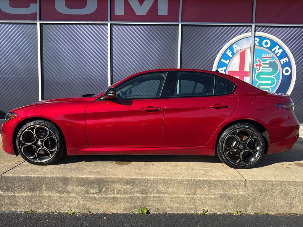 New 2025 Alfa Romeo Giulia AWD w/ Driving Assist Package image 9