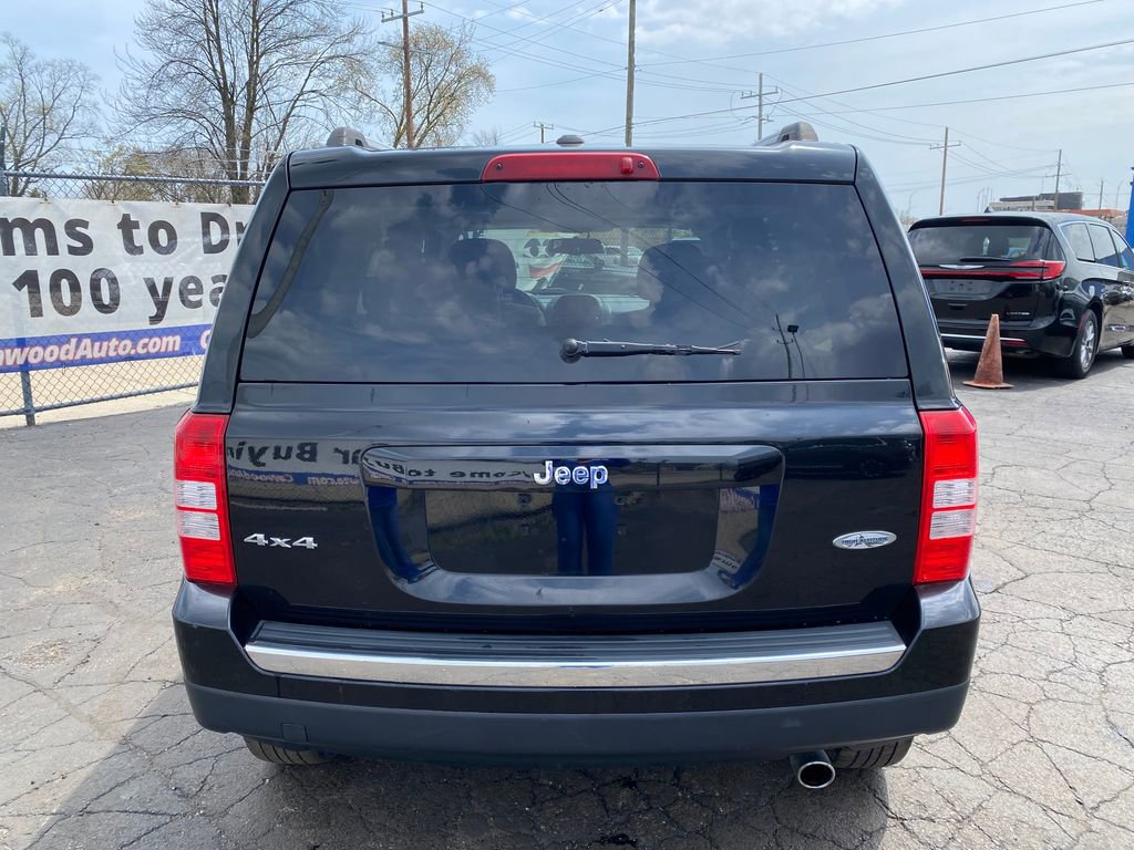 Used 2017 Jeep Patriot Sport AWD/4WD image 3