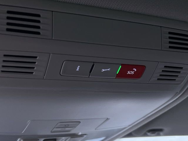 Used 2025 Volkswagen Taos SE image 26