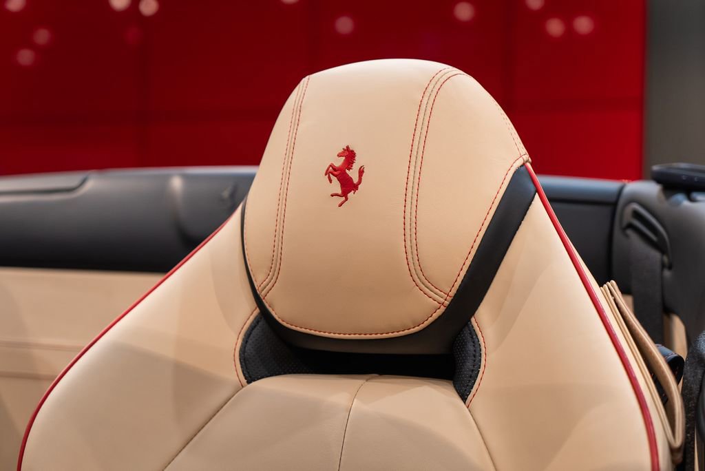 Used 2016 Ferrari California T image 6