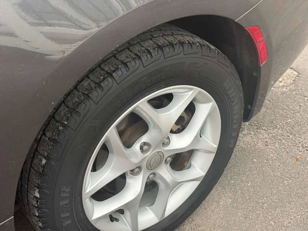 Used 2017 Chrysler Pacifica Touring Plus w/ Tire & Wheel Group image 27