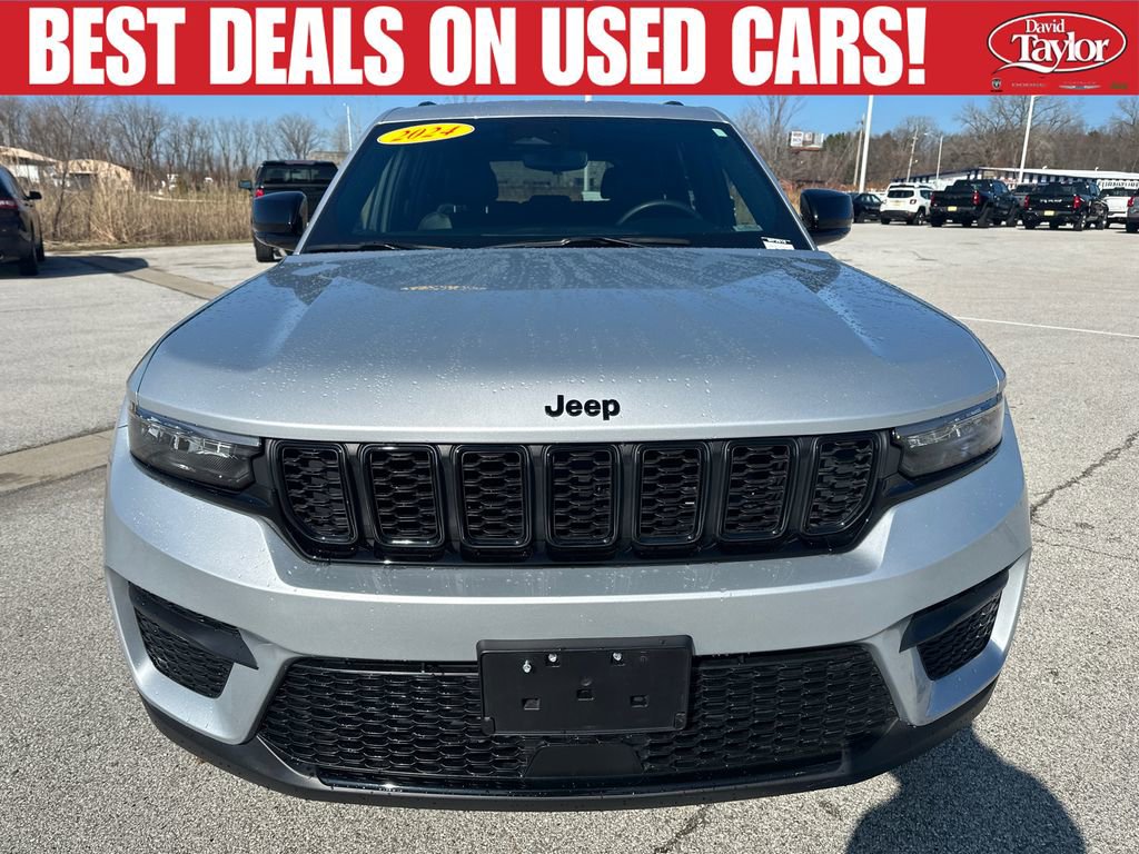 Used 2024 Jeep Grand Cherokee Altitude AWD/4WD image 46