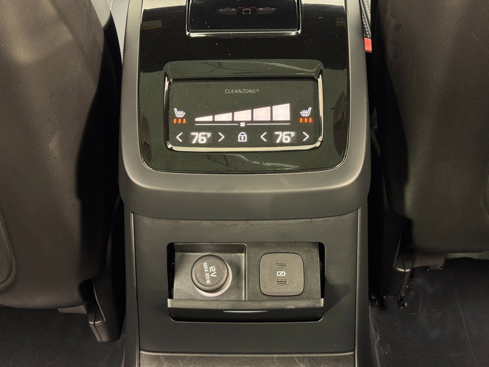 Used 2024 Volvo S90 T8 Ultimate image 34