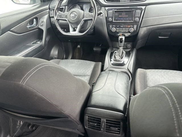 Used 2020 Nissan Rogue SV FWD image 37