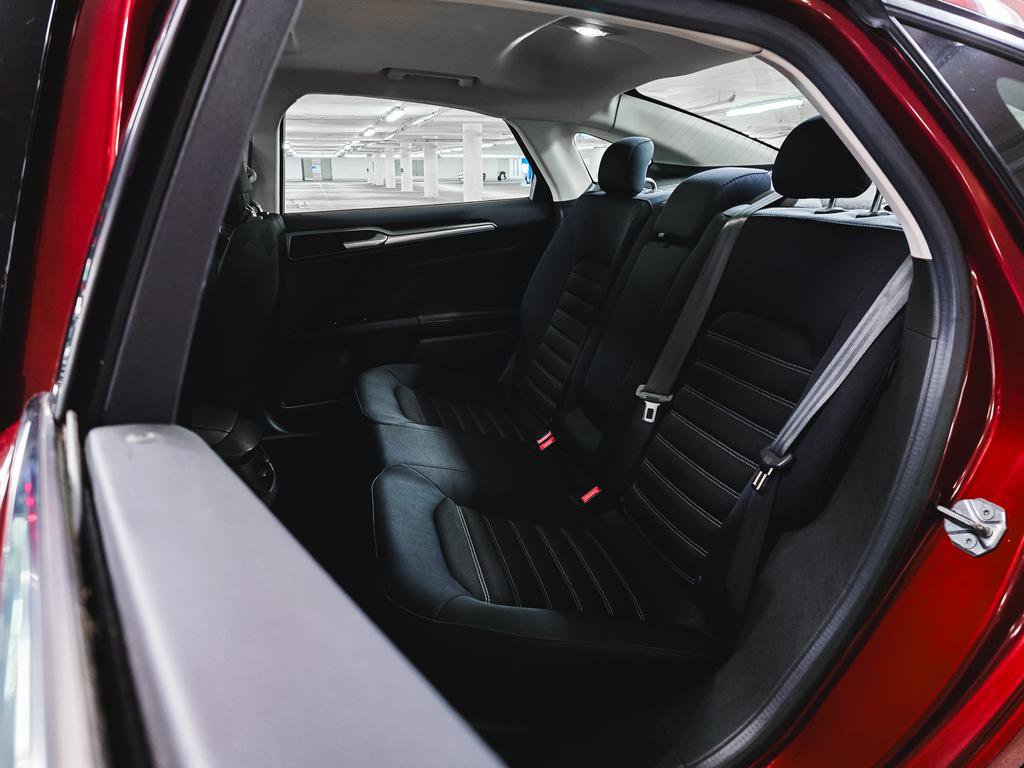 Used 2014 Ford Fusion SE FWD image 21