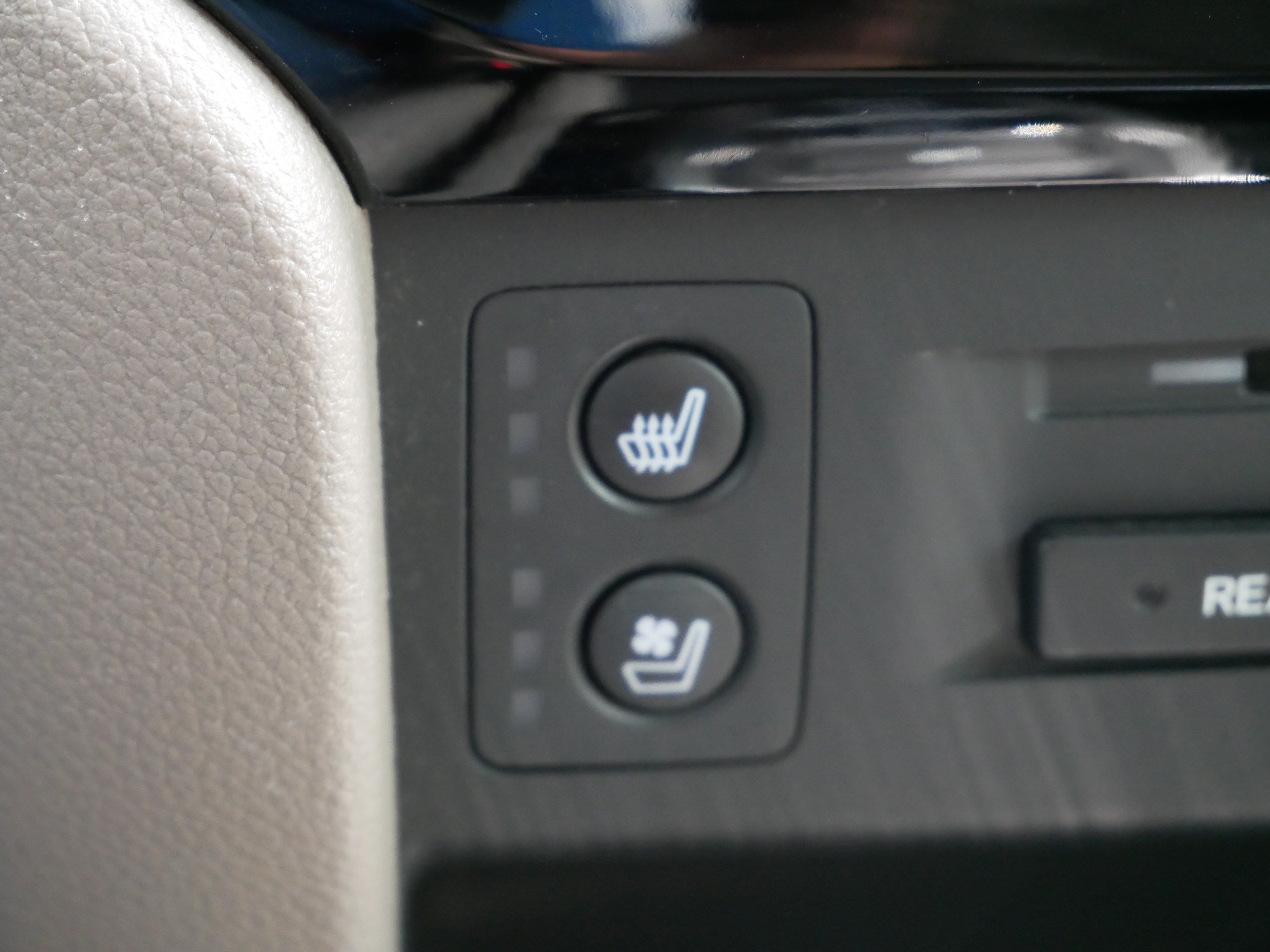 Used 2016 Honda Pilot Elite image 31