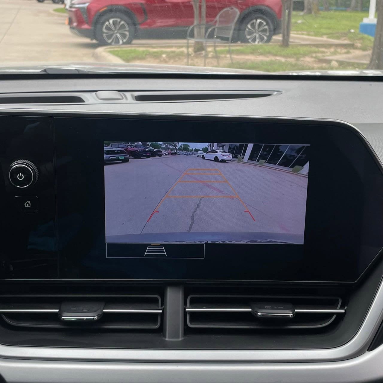 Used 2025 Chevrolet Trax RS w/ Sunroof Package FWD image 18
