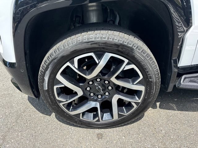 Certified 2025 Chevrolet Silverado EV RST AWD/4WD image 6
