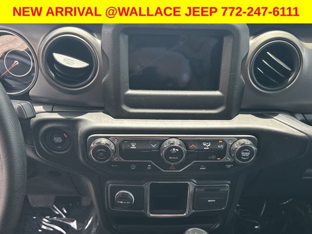 Used 2022 Jeep Wrangler Sport AWD/4WD image 11