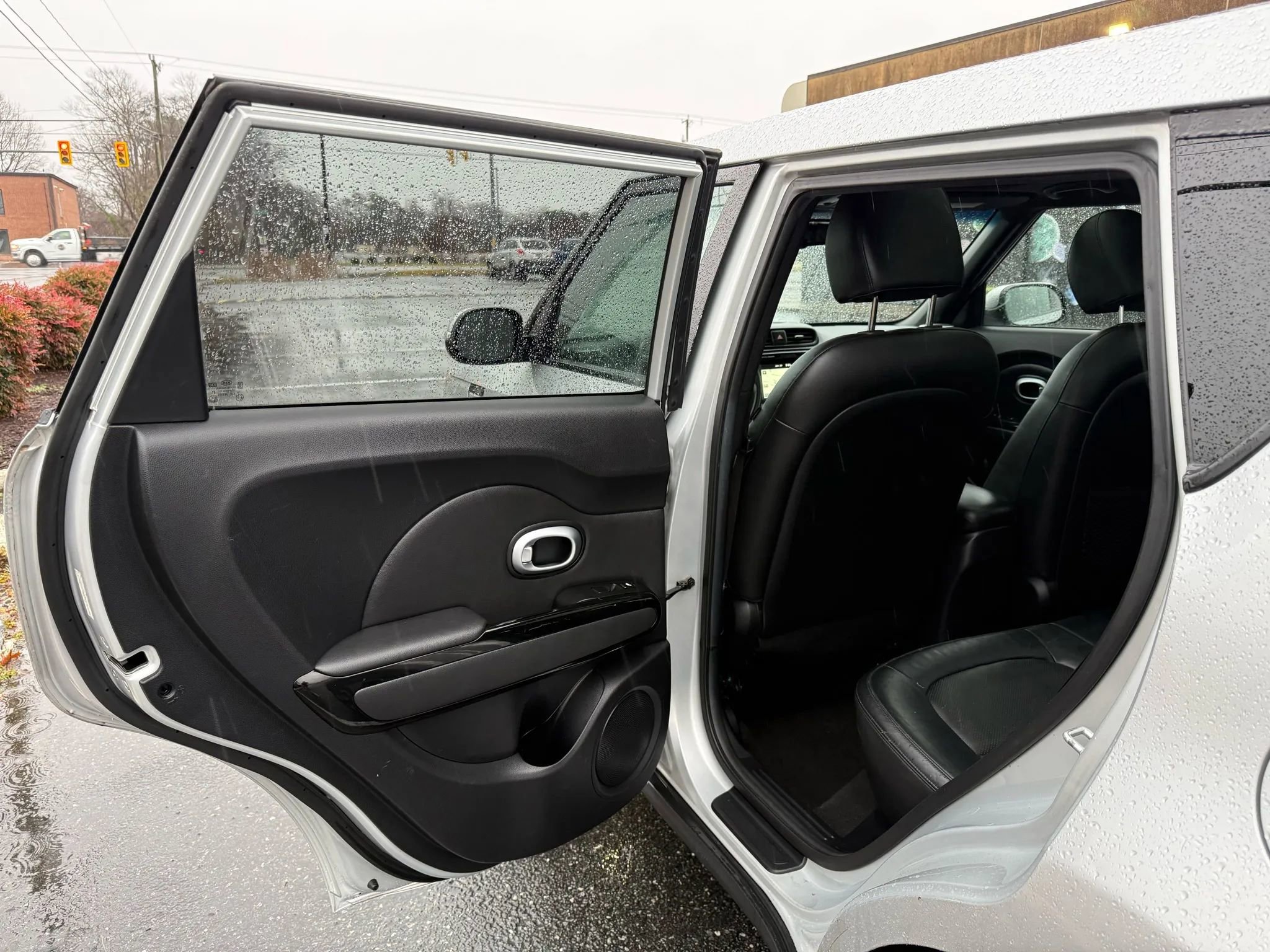 Used 2015 Kia Soul ! w/ Sun & Sound Package image 24