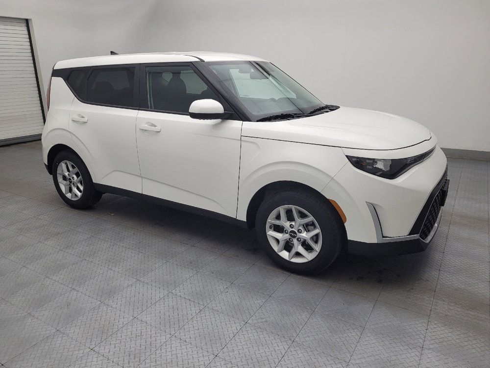 Used 2025 Kia Soul S image 11