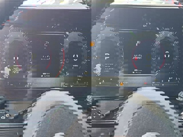 Certified 2025 Nissan Kicks SR image 19