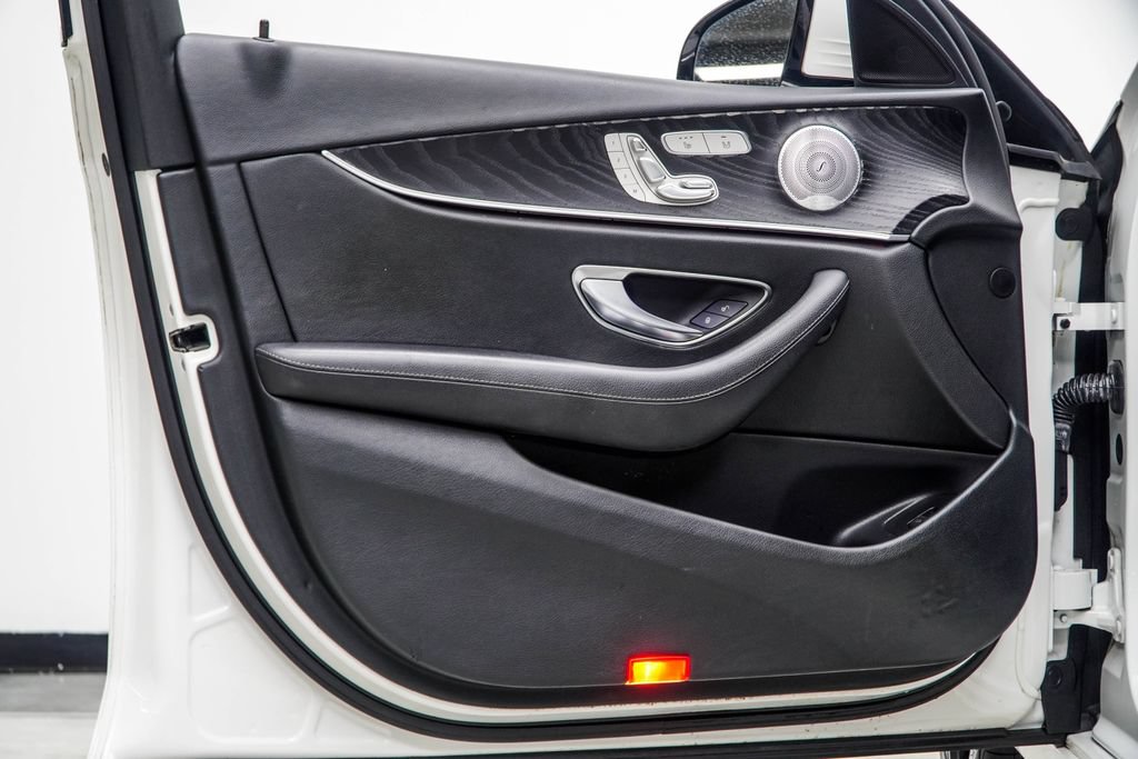 Used 2019 Mercedes-Benz E 300 image 33
