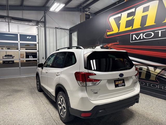 Used 2022 Subaru Forester Premium image 19