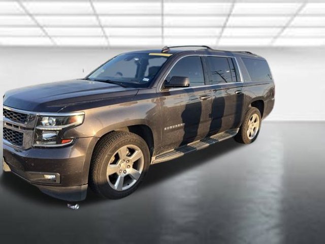 Used 2016 Chevrolet Suburban LT w/ Luxury Package RWD image 2