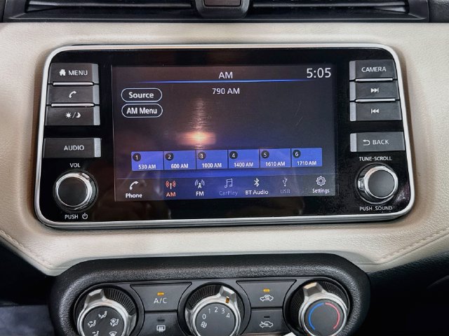 Used 2022 Nissan Versa SV FWD image 10