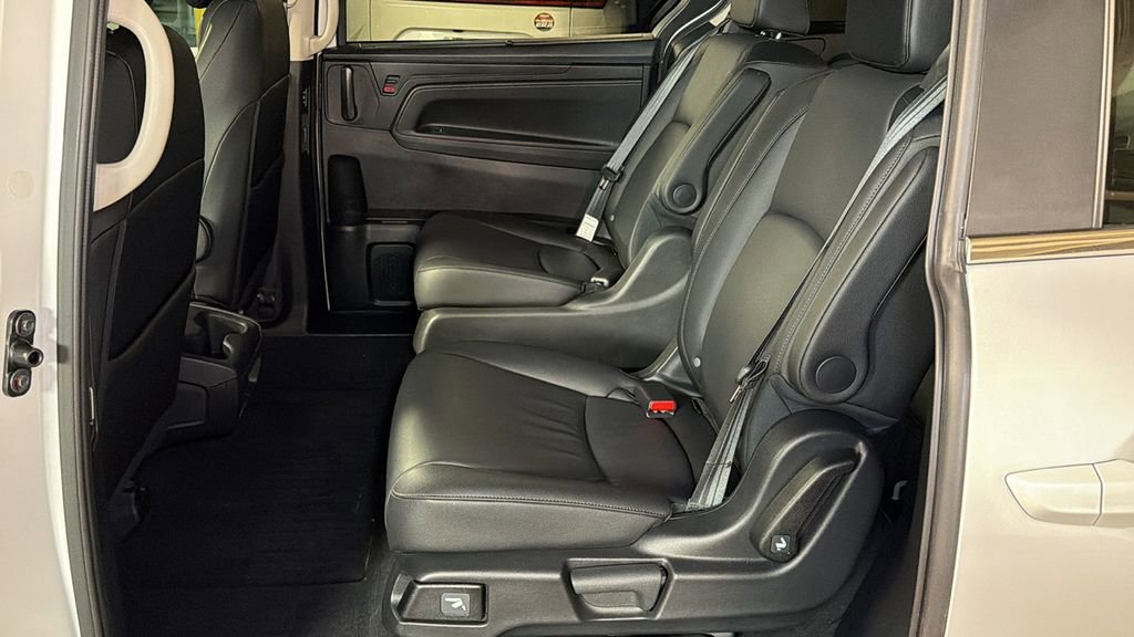 Used 2025 Honda Odyssey EX-L image 16