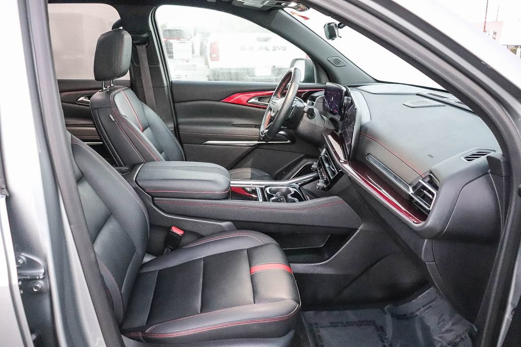 Used 2024 Chevrolet Traverse RS AWD/4WD image 19
