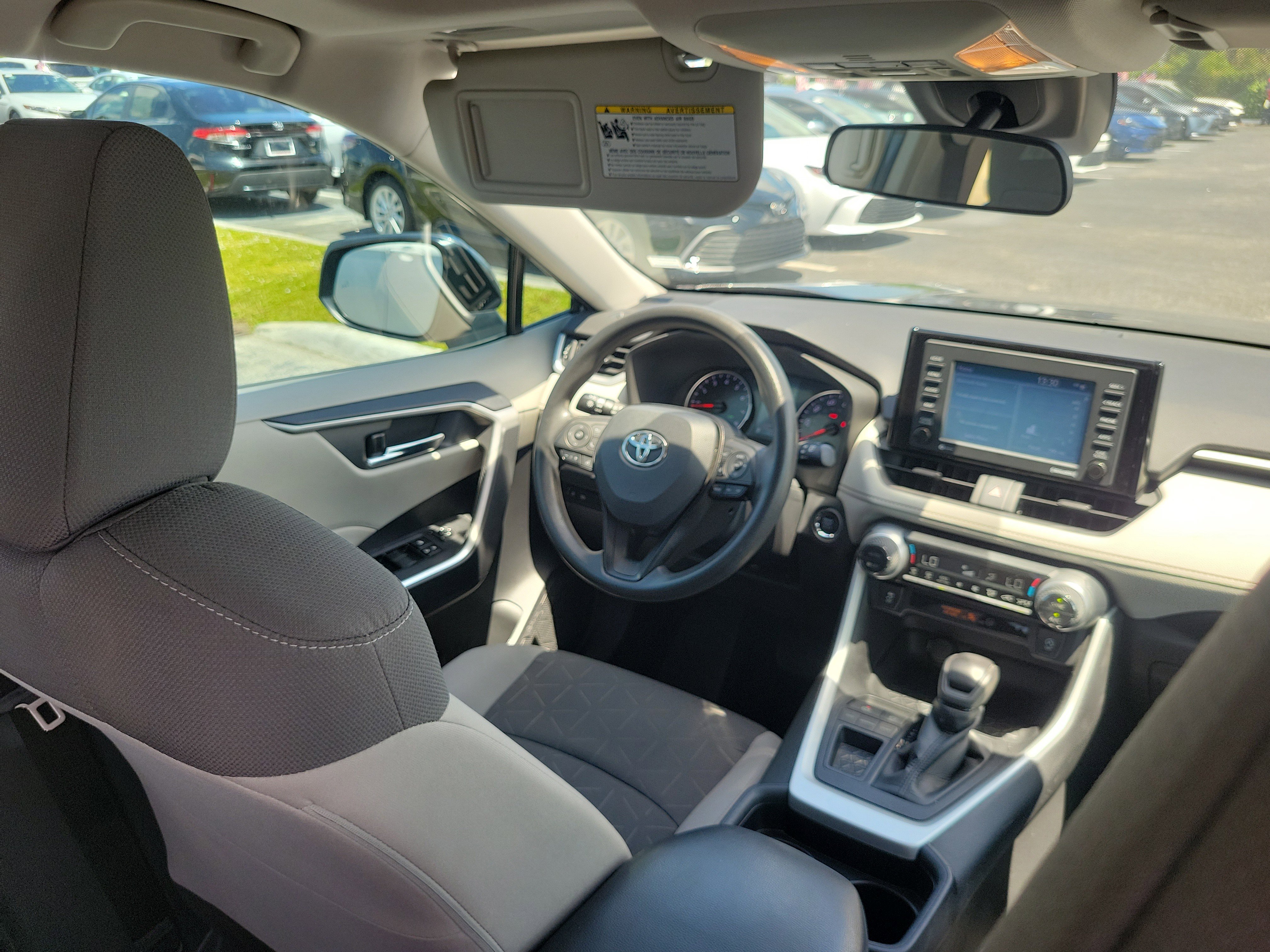Used 2021 Toyota RAV4 XLE w/ Convenience Package FWD image 14