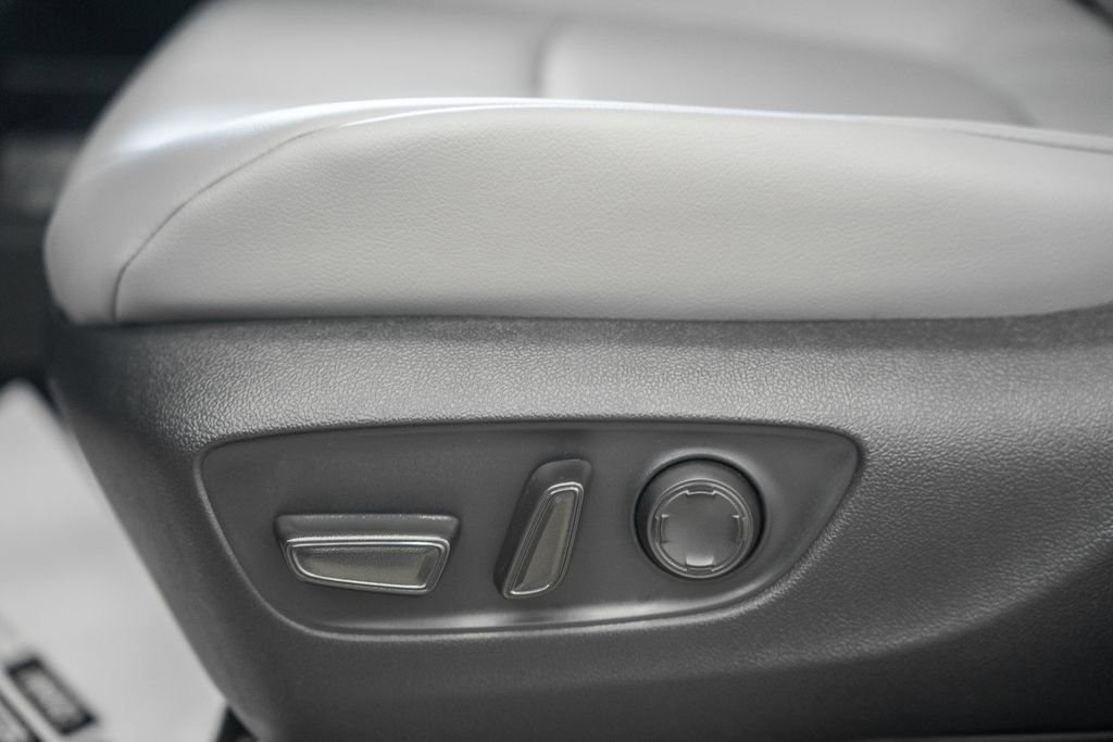 New 2026 Toyota Sienna XLE AWD/4WD image 40