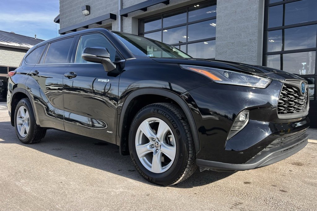 Used 2021 Toyota Highlander LE image 11