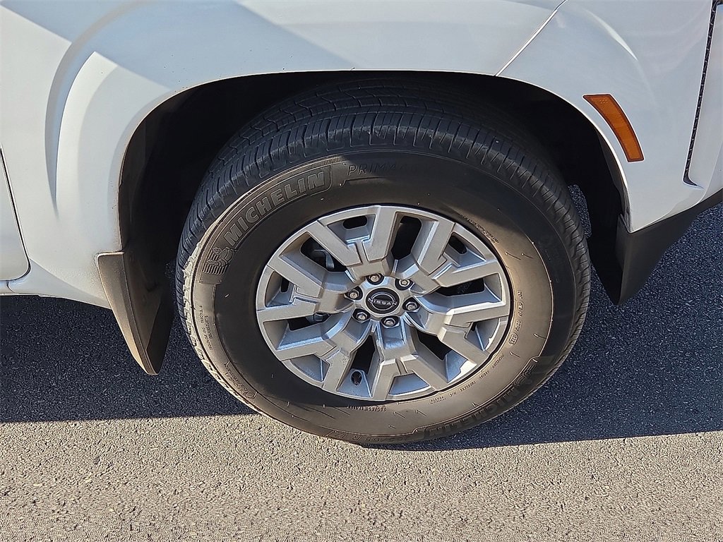 Used 2024 Nissan Frontier SV w/ SV Convenience Package image 7