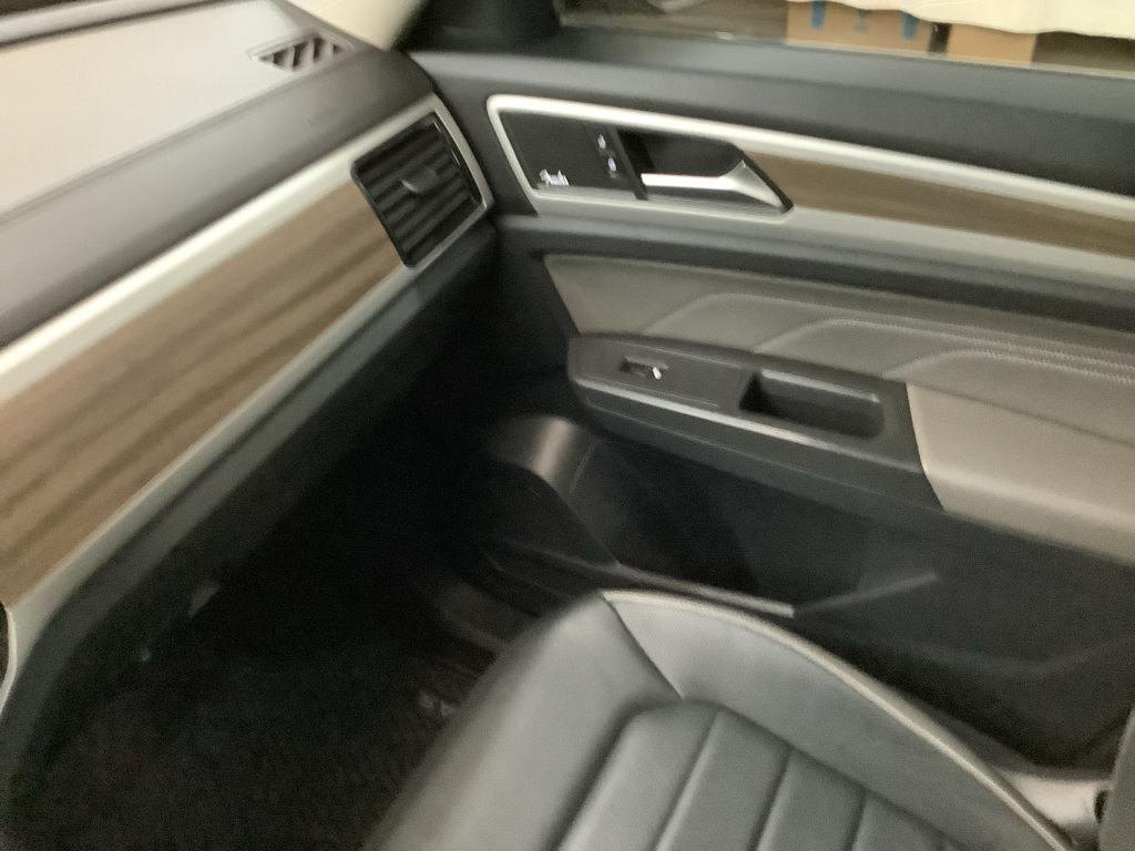 Used 2022 Volkswagen Atlas SEL AWD/4WD image 20