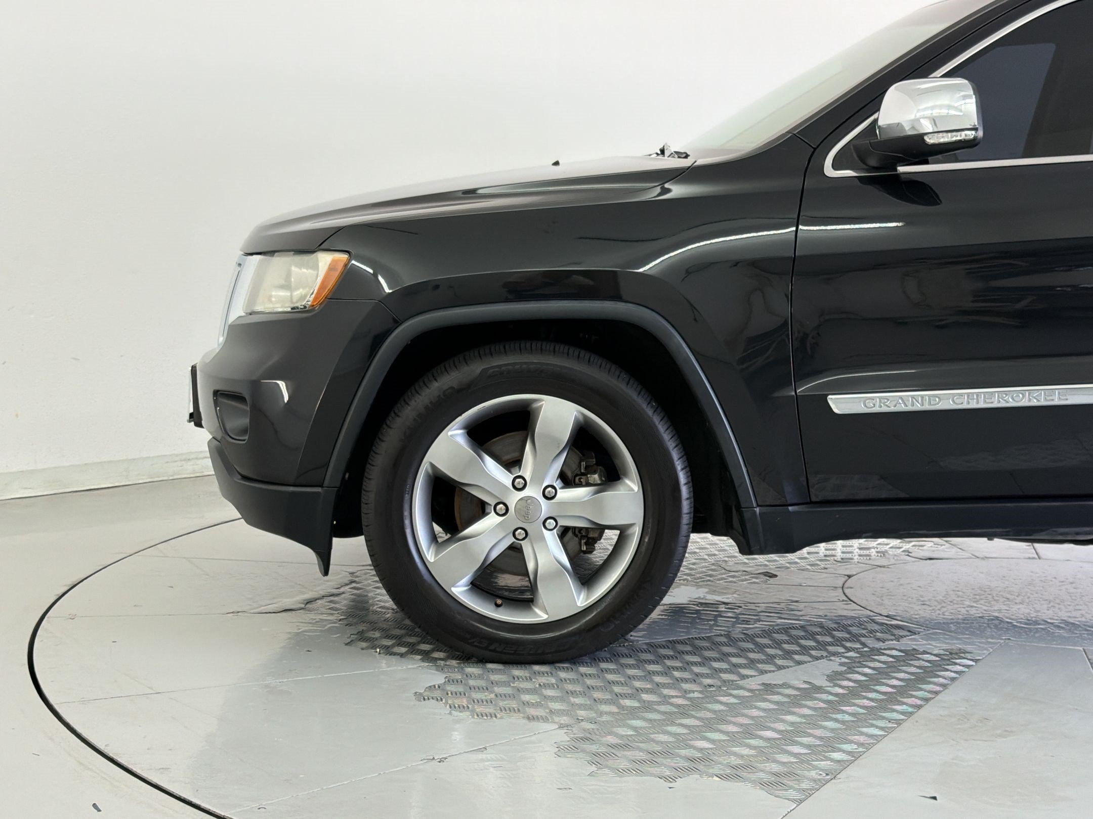 Used 2013 Jeep Grand Cherokee Limited AWD/4WD image 27