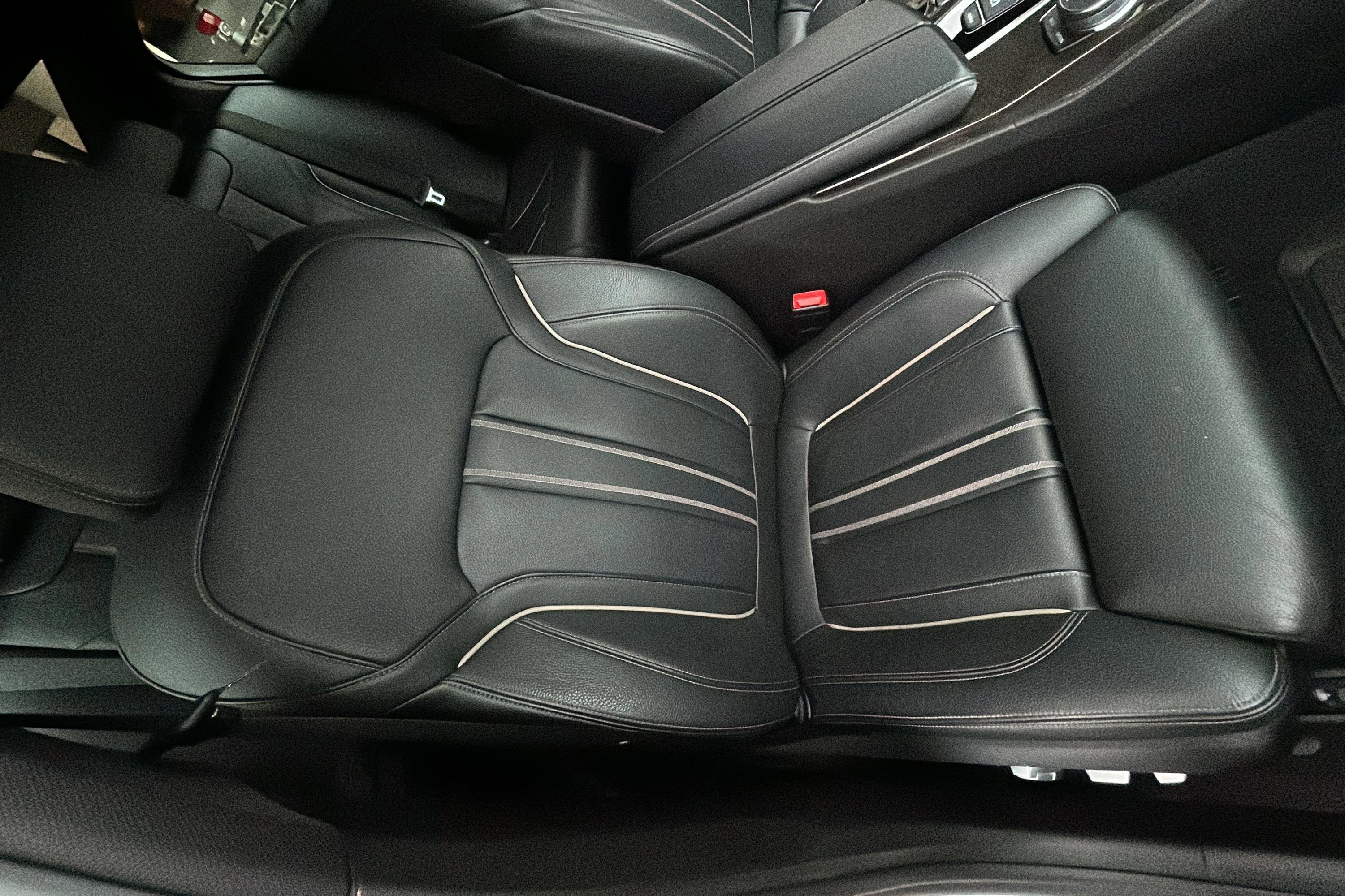 Used 2018 BMW M550i xDrive image 32