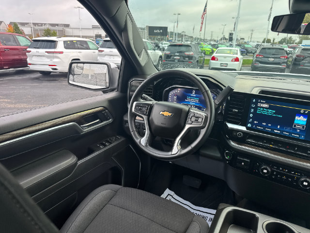 Used 2025 Chevrolet Silverado 1500 LT AWD/4WD image 29