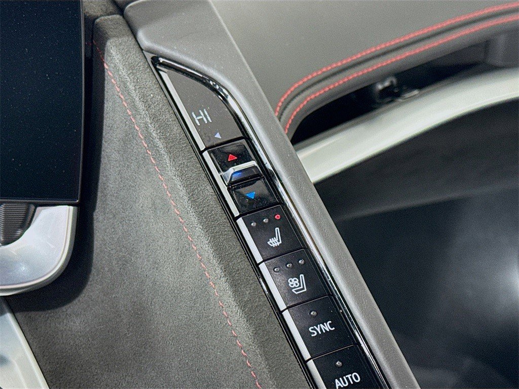 Used 2023 Chevrolet Corvette w/ Z51 Performance Package image 13