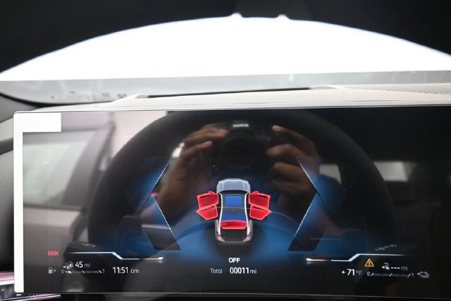 New 2027 BMW 550e xDrive AWD/4WD image 12