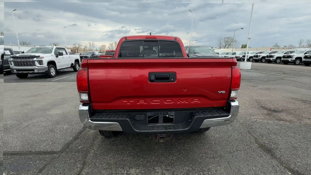 Used 2018 Toyota Tacoma TRD Off-Road AWD/4WD image 7