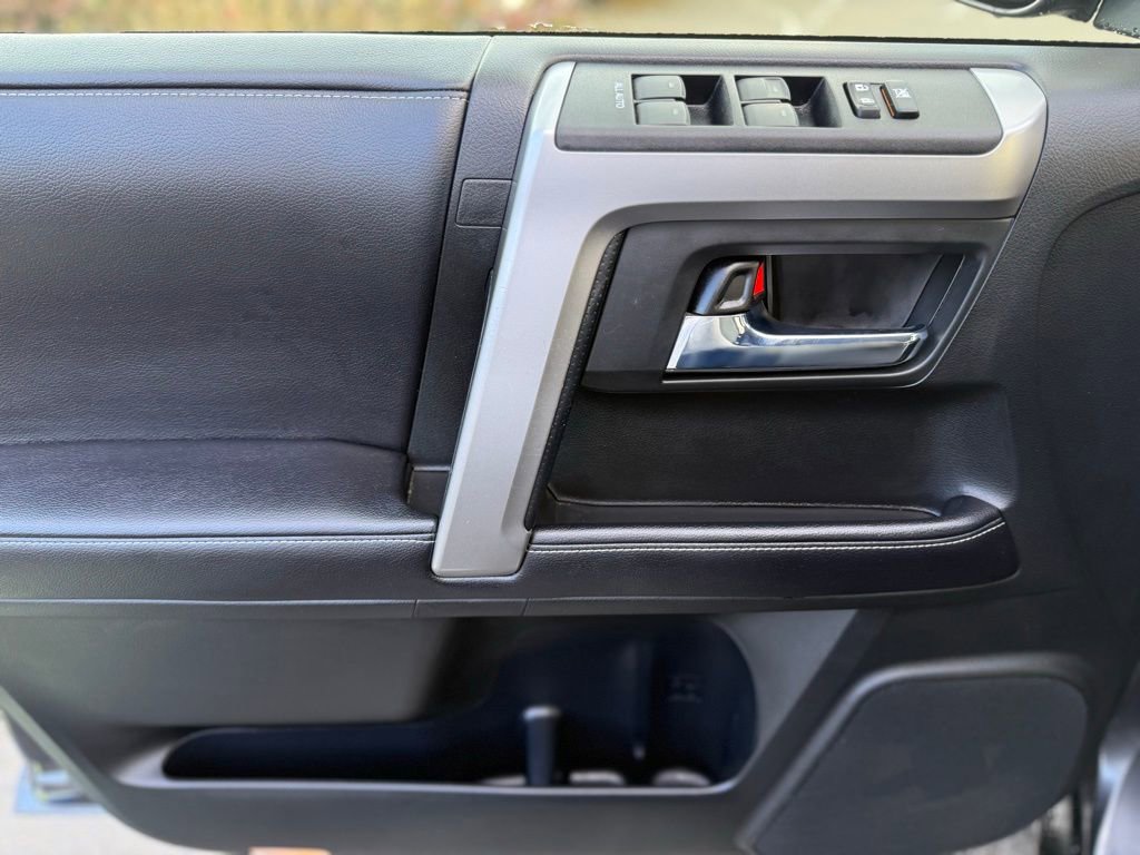 Used 2017 Toyota 4Runner SR5 Premium image 15