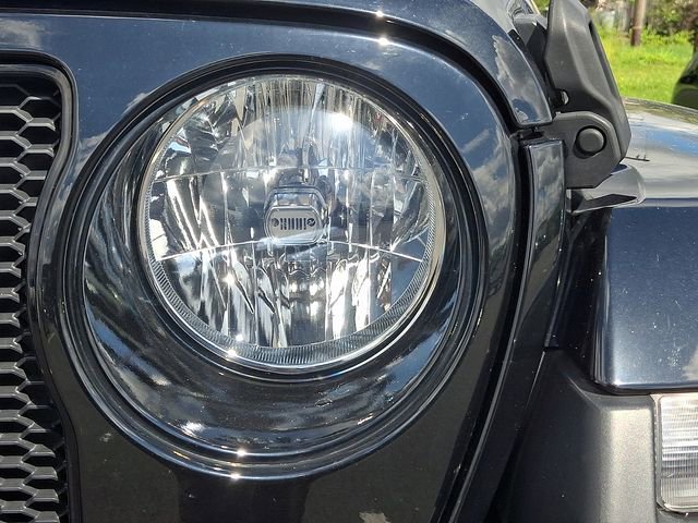 Used 2021 Jeep Wrangler Unlimited Sahara AWD/4WD image 10