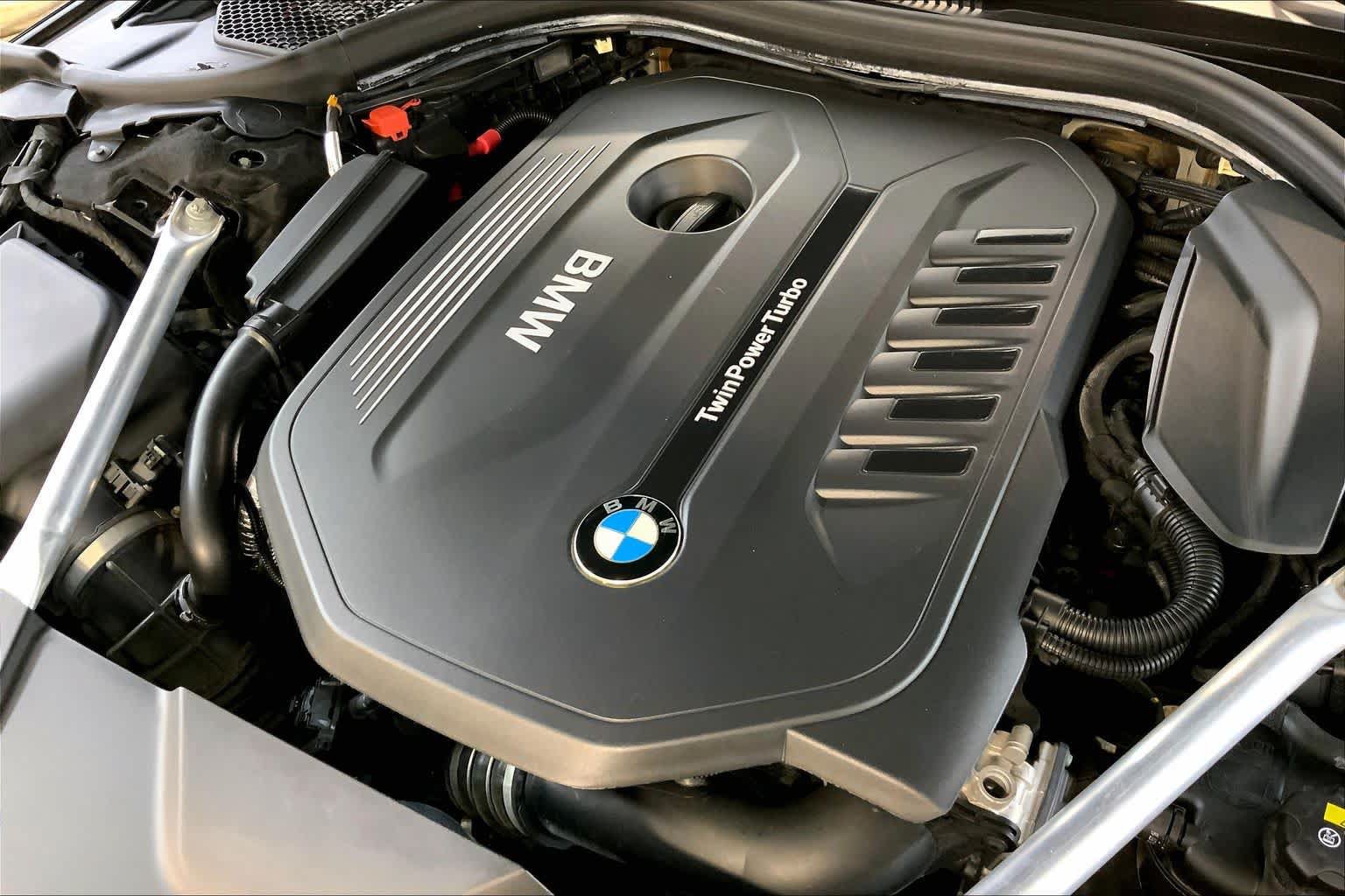 Used 2019 BMW 740i xDrive w/ M Sport Package AWD/4WD image 31