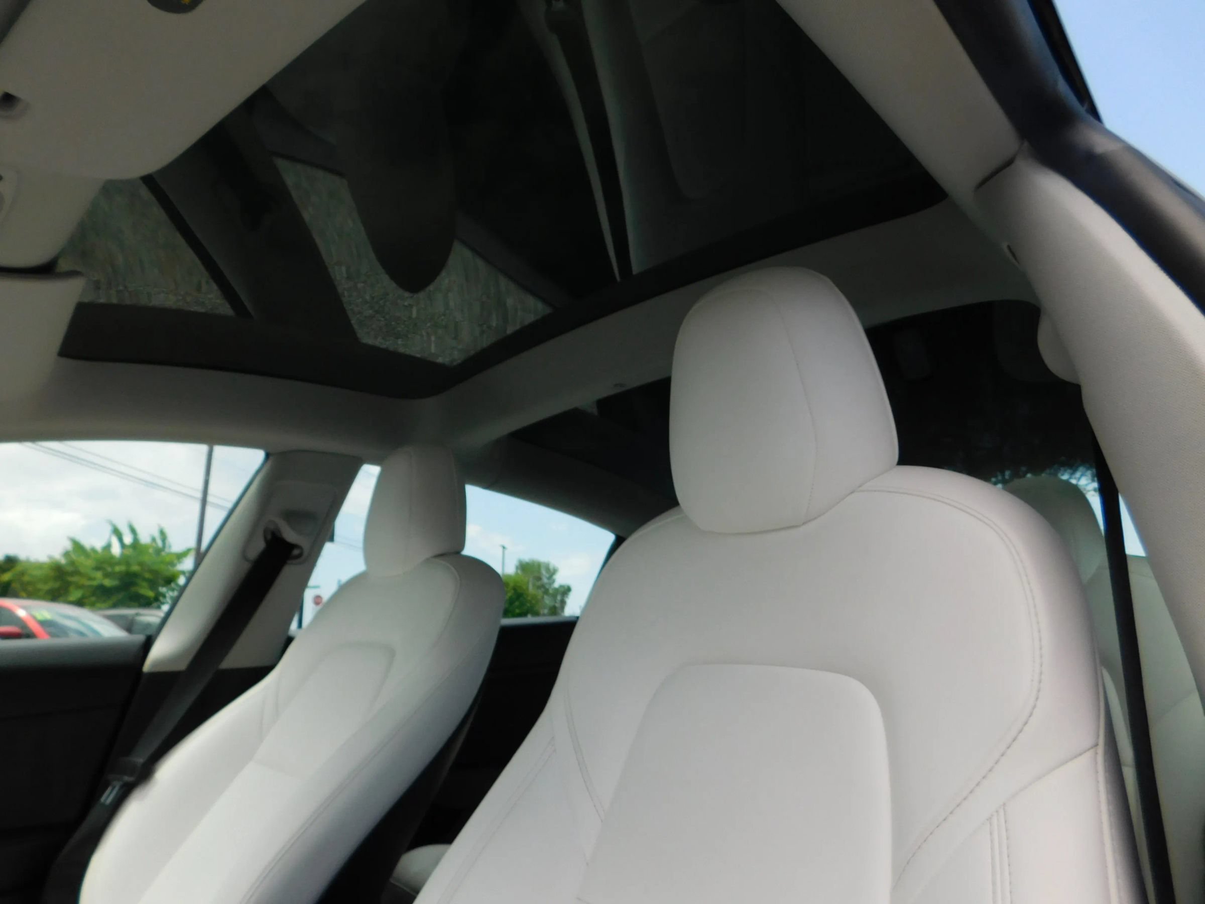 Used 2022 Tesla Model 3 Long Range AWD/4WD image 17