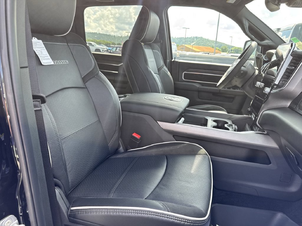 New 2026 RAM 3500 Laramie AWD/4WD image 25