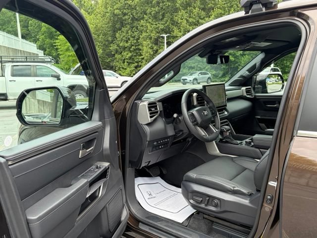 Used 2025 Toyota Tundra Limited AWD/4WD image 15