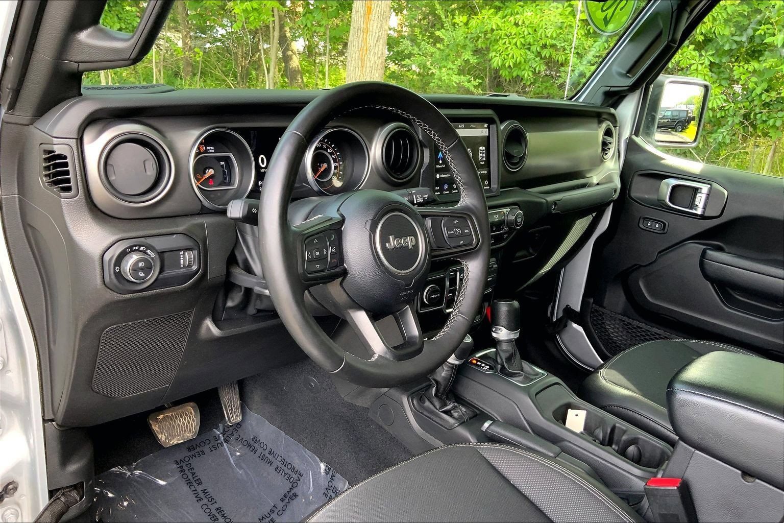 Certified 2023 Jeep Gladiator Sport AWD/4WD image 14