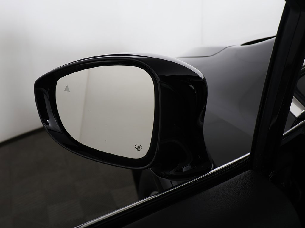 Used 2025 Chrysler Pacifica Select image 32