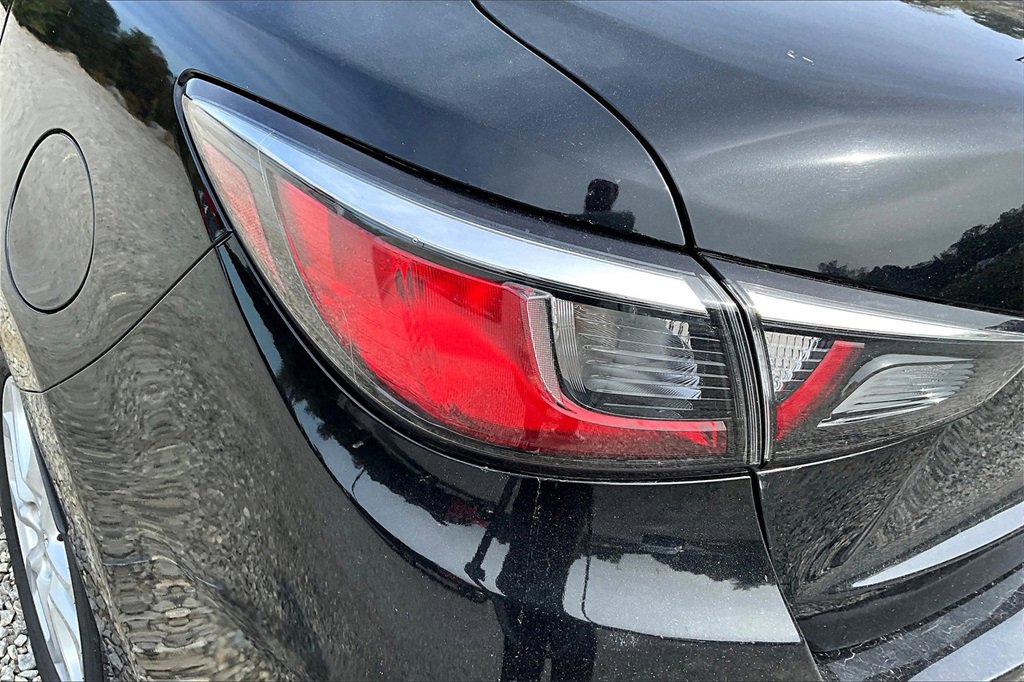 Used 2017 Toyota Yaris iA image 24