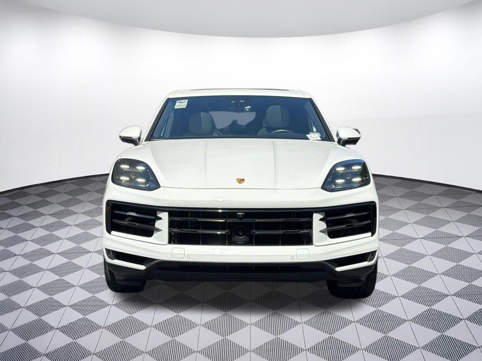 Used 2024 Porsche Cayenne AWD/4WD image 6