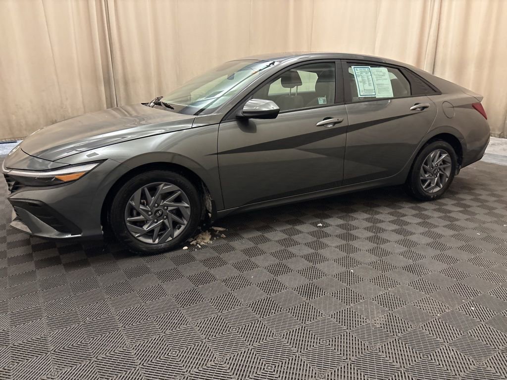 Used 2024 Hyundai Elantra SEL image 8