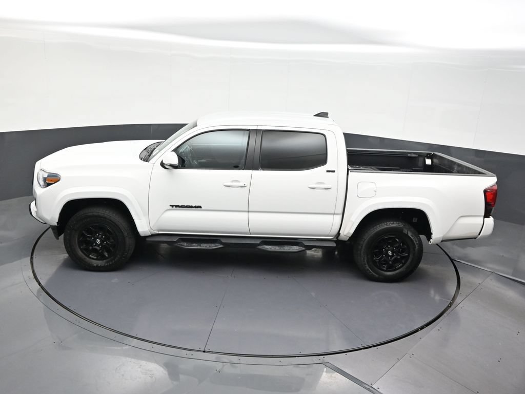 Used 2022 Toyota Tacoma SR5 RWD image 16