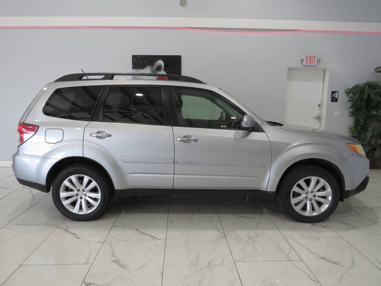 Used 2012 Subaru Forester 2.5X Premium AWD/4WD image 3