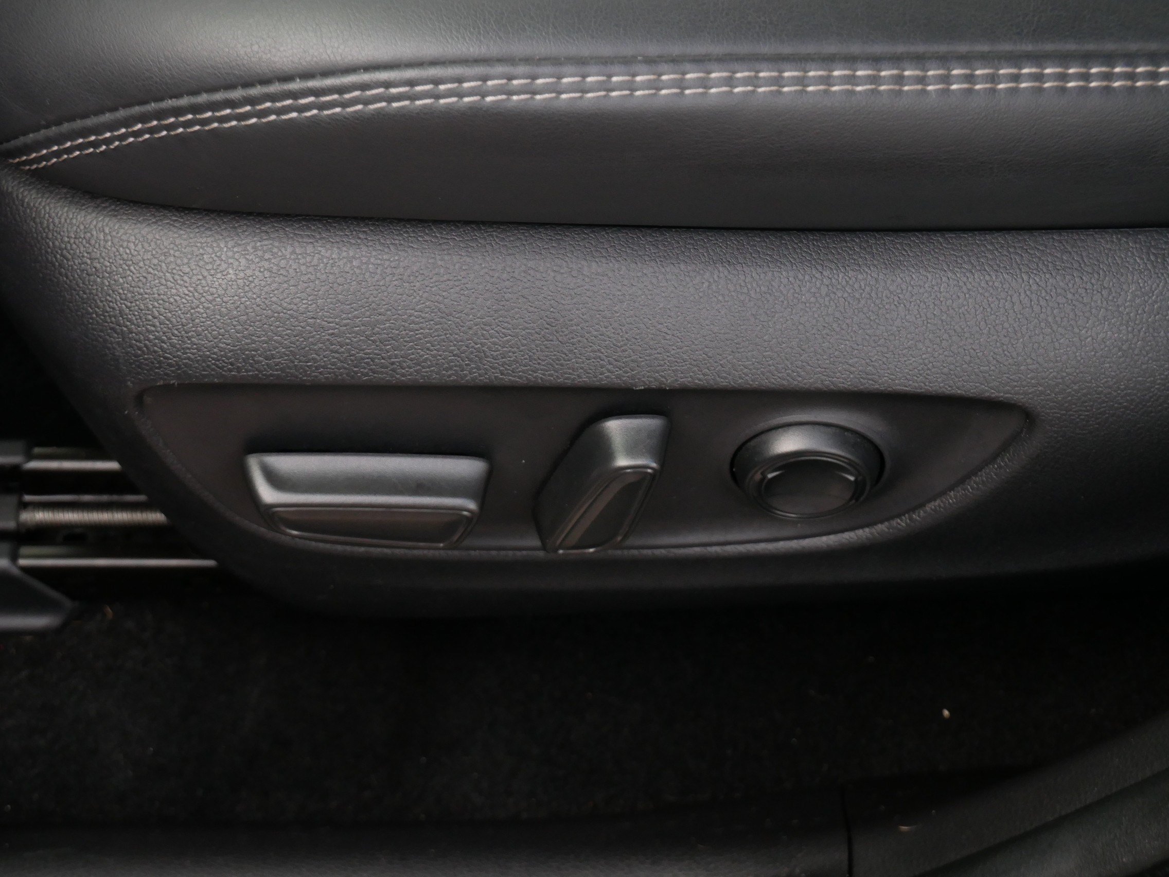 Used 2022 Toyota RAV4 XLE Premium AWD/4WD image 20