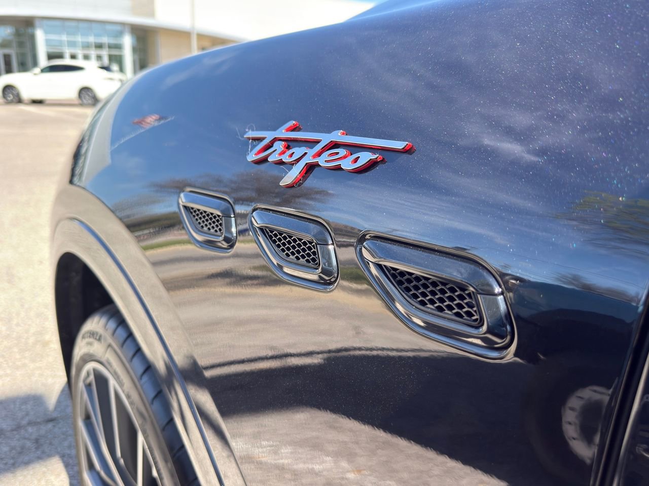 Certified 2024 Maserati Grecale Trofeo image 8