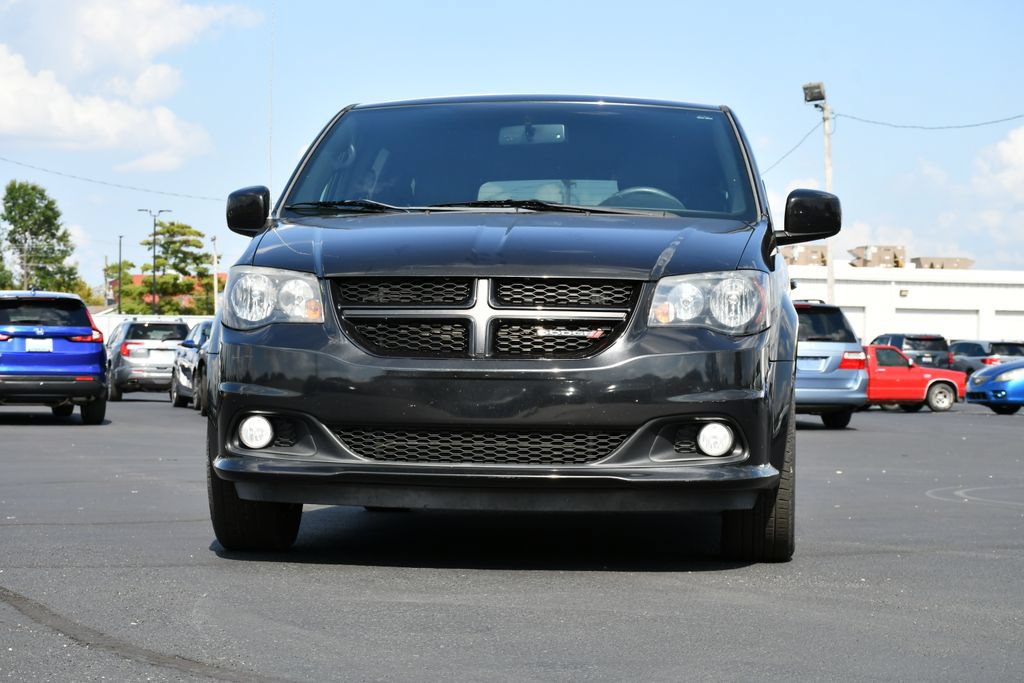 Used 2016 Dodge Grand Caravan SXT FWD image 2
